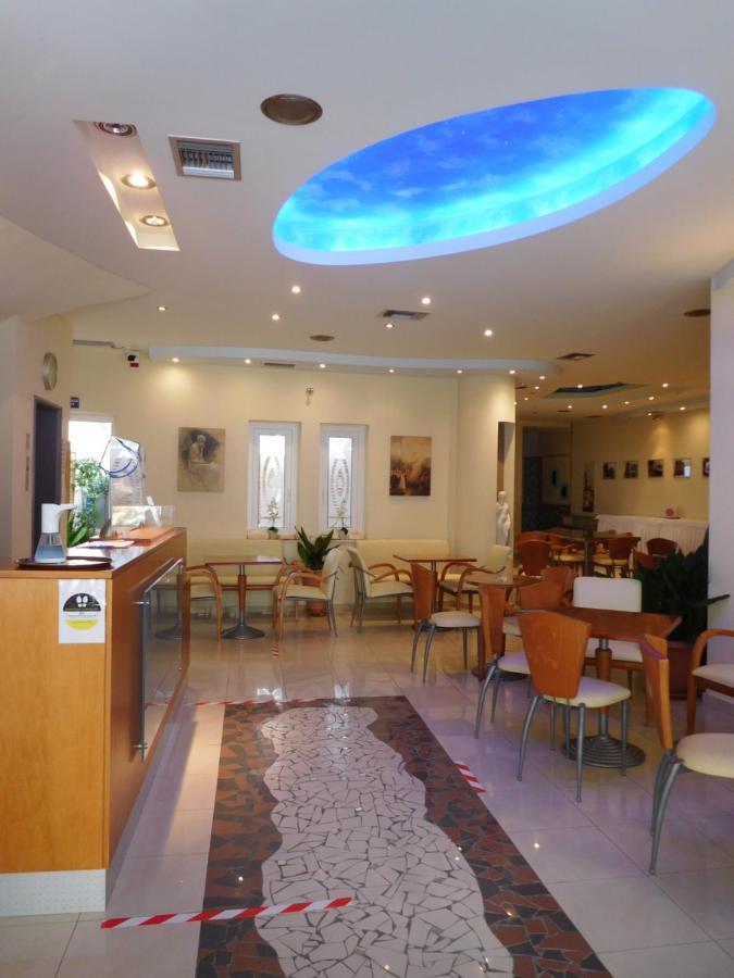 לאוטרה אדיפסאו Efstratios Hotel מראה חיצוני תמונה