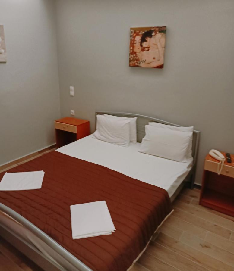 לאוטרה אדיפסאו Efstratios Hotel מראה חיצוני תמונה