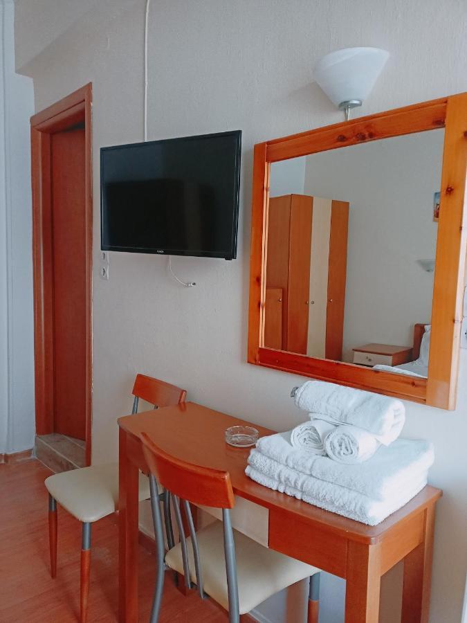 לאוטרה אדיפסאו Efstratios Hotel מראה חיצוני תמונה