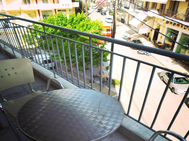 לאוטרה אדיפסאו Efstratios Hotel מראה חיצוני תמונה