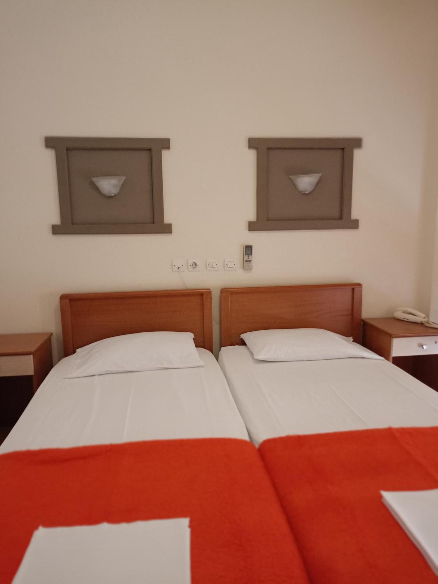 לאוטרה אדיפסאו Efstratios Hotel מראה חיצוני תמונה