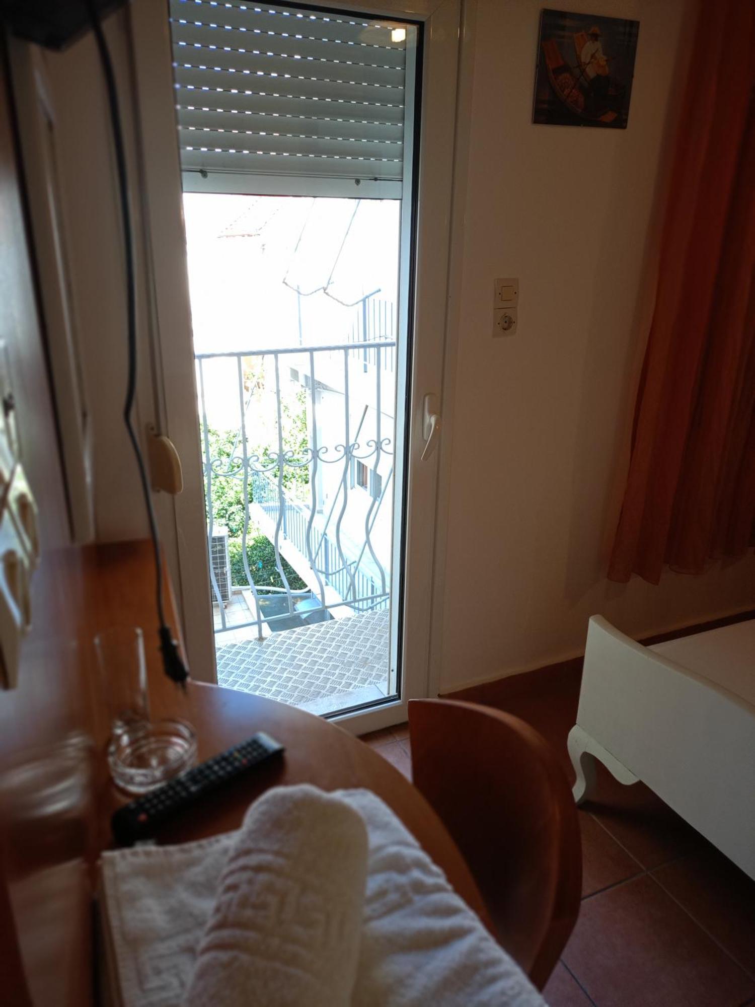 לאוטרה אדיפסאו Efstratios Hotel מראה חיצוני תמונה