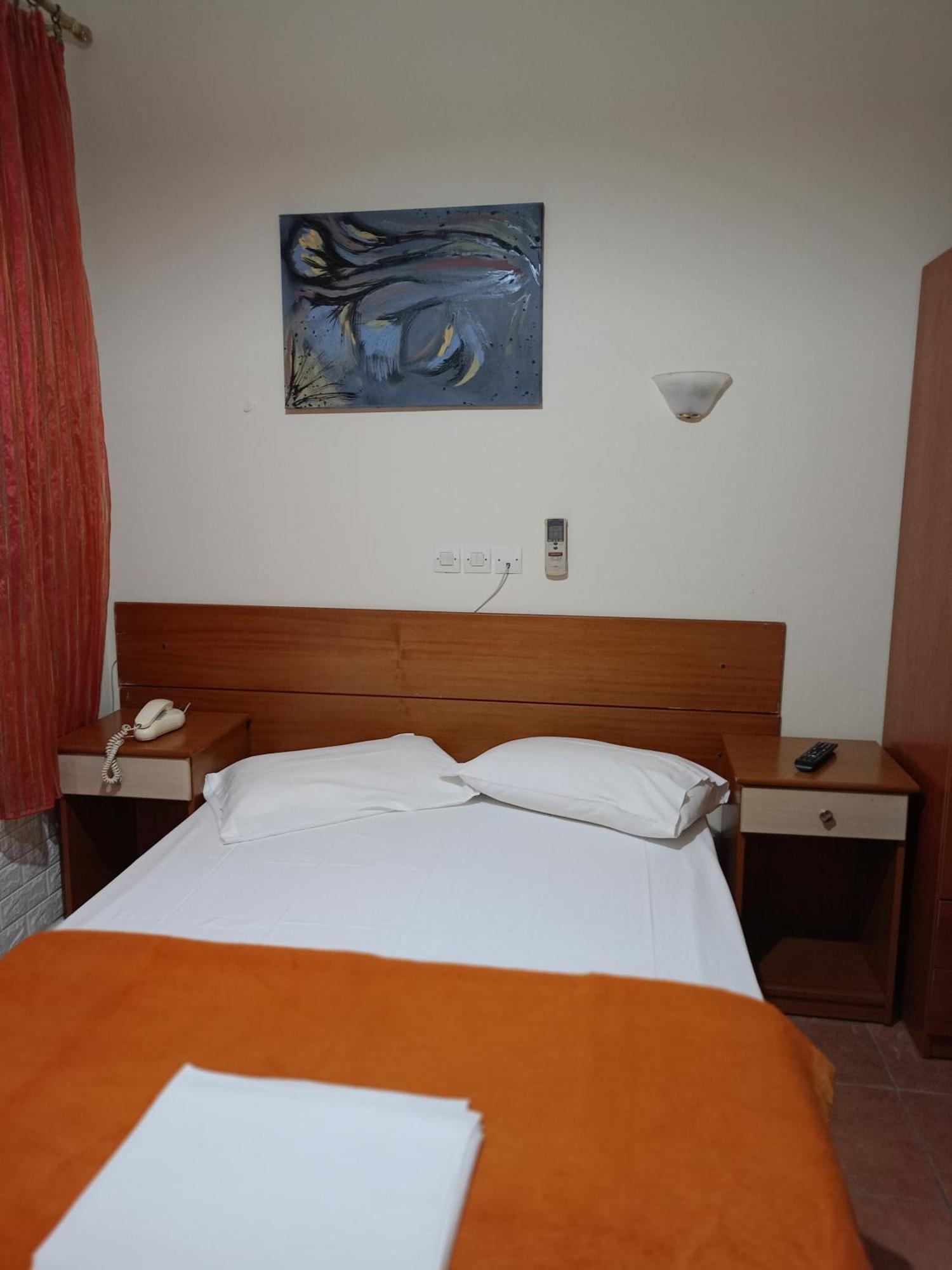 לאוטרה אדיפסאו Efstratios Hotel מראה חיצוני תמונה
