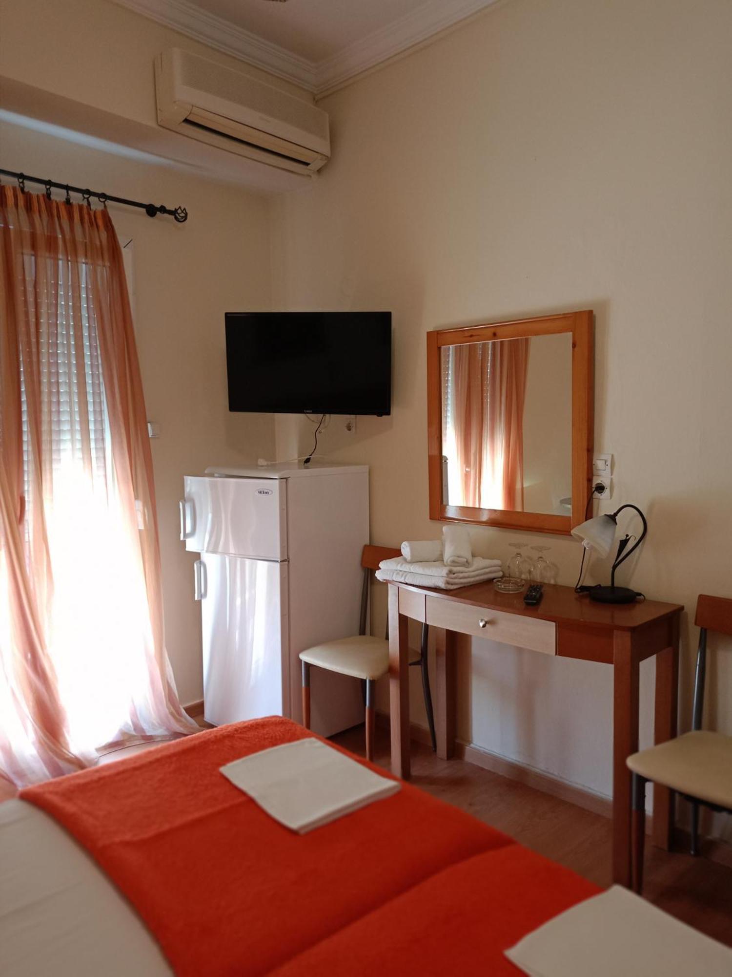 לאוטרה אדיפסאו Efstratios Hotel מראה חיצוני תמונה