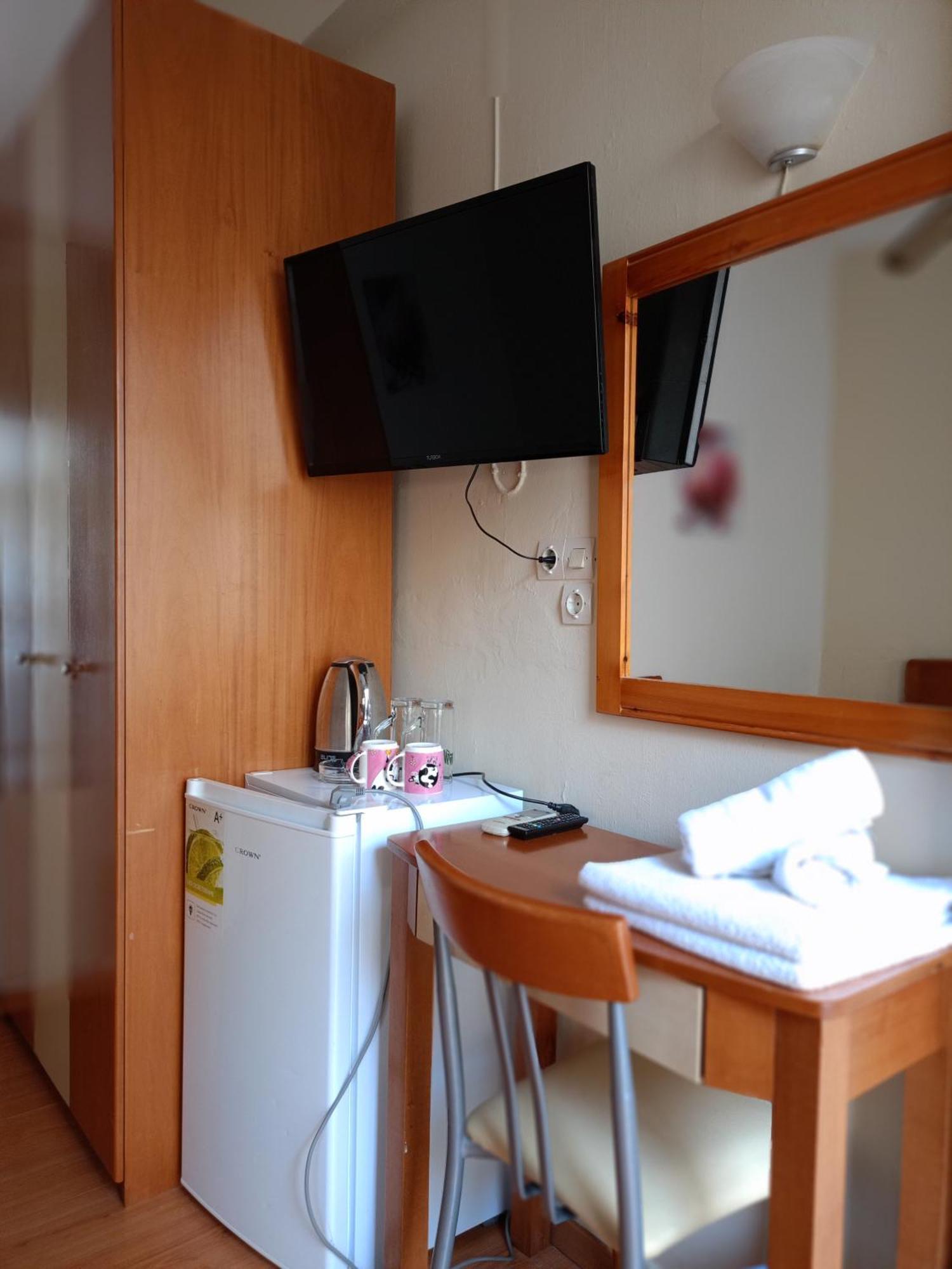 לאוטרה אדיפסאו Efstratios Hotel חדר תמונה