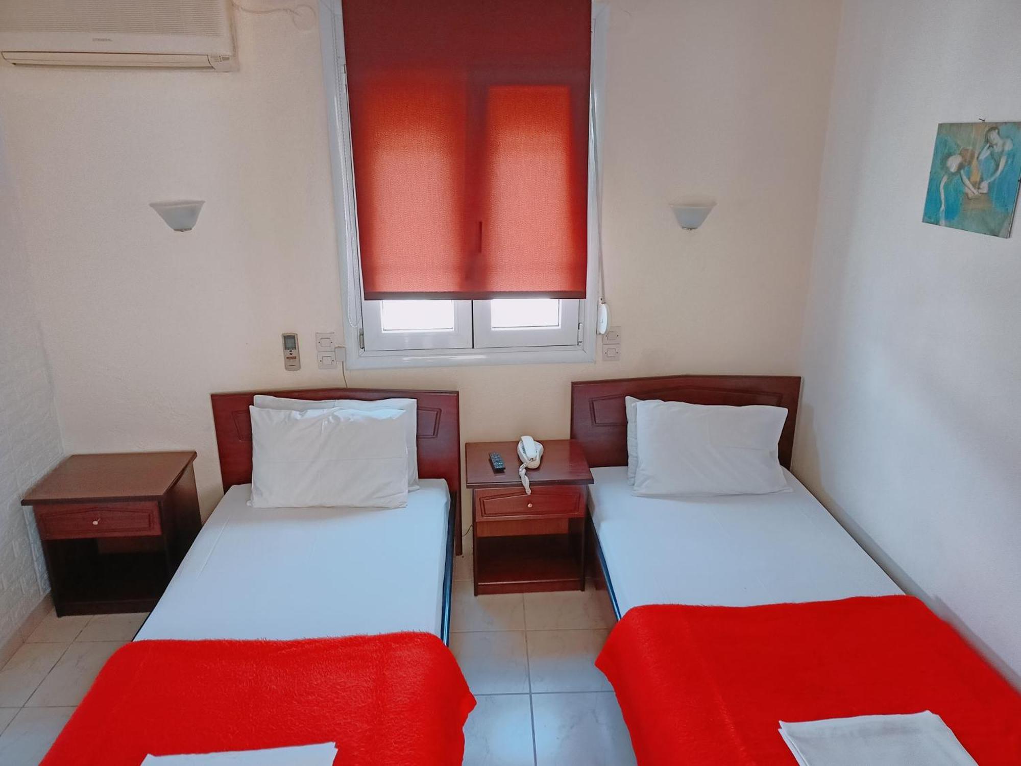 לאוטרה אדיפסאו Efstratios Hotel חדר תמונה